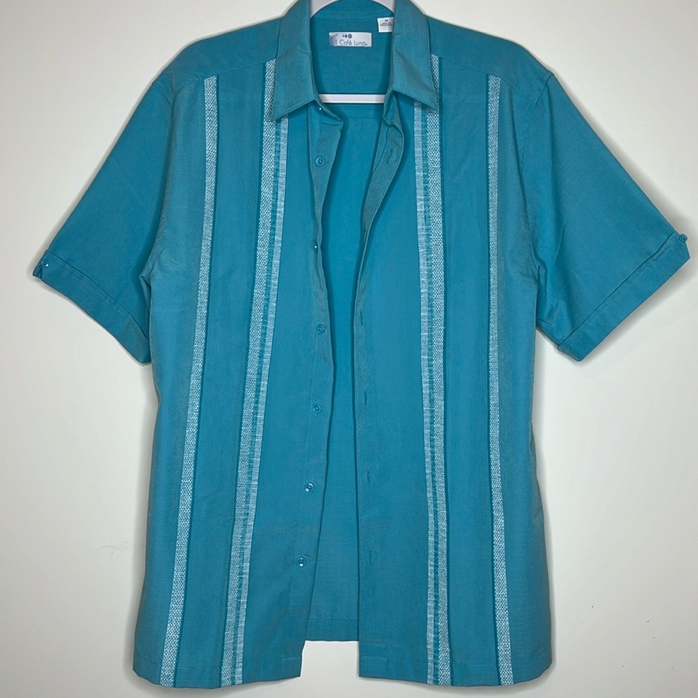 CAFE LUNA BEACH ISLAND RESORT VIBES ~ WRINKLE FREE ~ BUTTON UP ~ SIZE MEDIUM